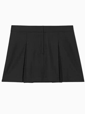 ✨ COS - Pleated Skort – Size 10 – Back to School Must-Have